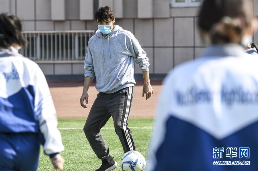 （圖文互動）（1）&ldquo;早&rdquo;安同學，&ldquo;早&rdquo;安老師！&mdash;&mdash;新疆初高中畢業(yè)班復課一周回訪見聞