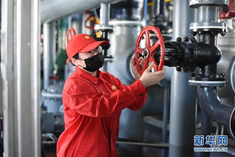（圖文互動(dòng)）（4）在戰(zhàn)&ldquo;疫&rdquo;中&ldquo;加油打氣&rdquo;&mdash;&mdash;大慶油田復(fù)工復(fù)產(chǎn)見(jiàn)聞