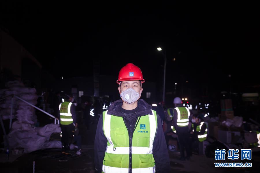 （一線抗疫群英譜&middot;圖文互動）（5）羅文浩：&ldquo;女兒，你的名字里有溫暖，有榮光！&rdquo;