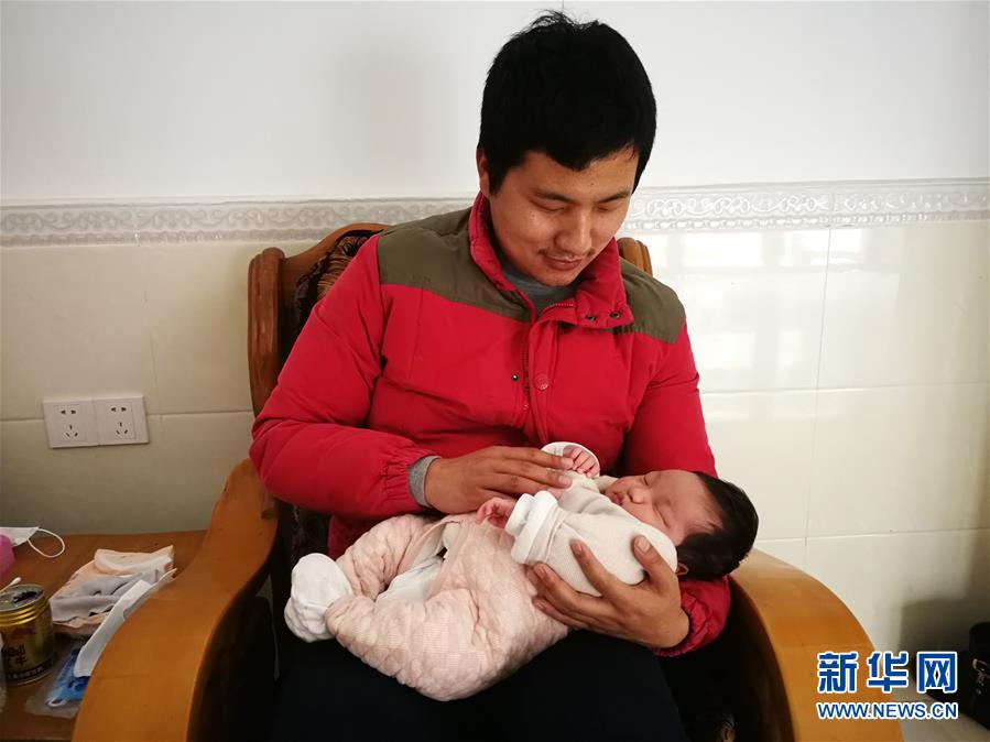 （一線抗疫群英譜&middot;圖文互動）（7）羅文浩：&ldquo;女兒，你的名字里有溫暖，有榮光！&rdquo;