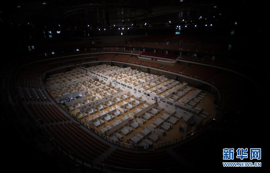 (新華全媒頭條·圖文互動(dòng))(5)生命至上——聚焦新冠肺炎患者救治攻堅(jiān)