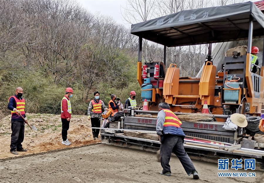 （聚焦復工復產(chǎn)&middot;圖文互動）（7）河南：撤卡不撤防 復工復產(chǎn)忙