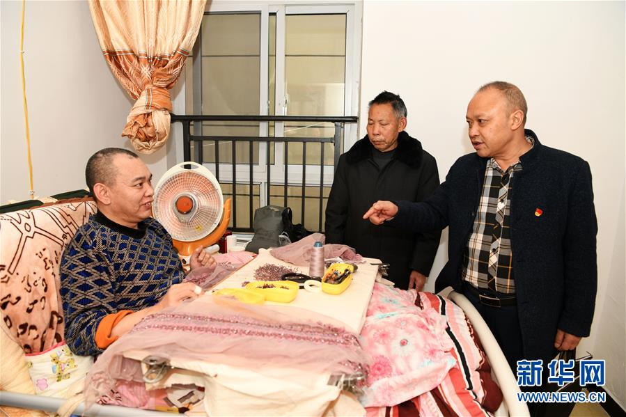 (新華全媒頭條·圖文互動)(3)來自大山深處的“移民管家”——記貴州正安縣瑞濠街道辦事處主任吳太璽