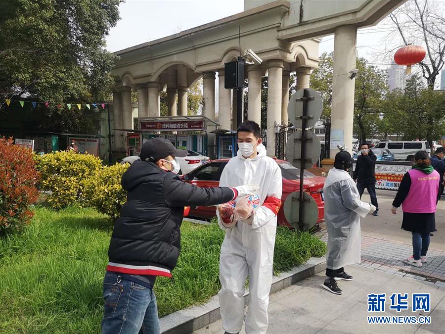 （習近平致敬的戰(zhàn)&ldquo;疫&rdquo;英雄&middot;下沉干部篇&middot;圖文互動）（3）他們，挺身而出守防線