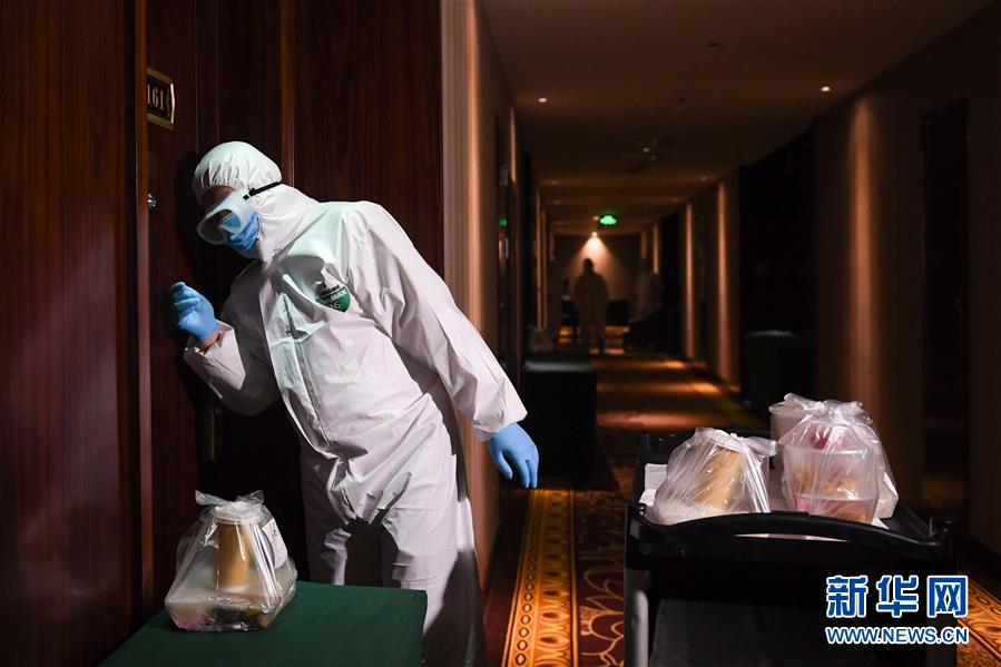 （聚焦疫情防控&middot;圖文互動）（9）&ldquo;感謝你們，讓我感到很踏實(shí)！&rdquo;&mdash;&mdash;北京入境人員轉(zhuǎn)運(yùn)及隔離點(diǎn)見聞