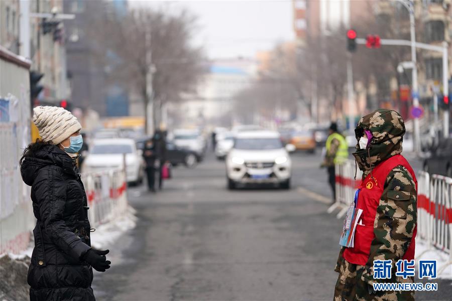 （習(xí)近平致敬的戰(zhàn)&ldquo;疫&rdquo;英雄&middot;志愿者篇&middot;圖文互動）（12）他們，微光成炬照征程