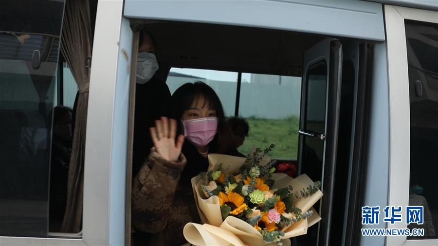 （新華全媒頭條&middot;習(xí)近平致敬的戰(zhàn)&ldquo;疫&rdquo;英雄&middot;武漢人民篇&middot;圖文互動）（3）壯哉，大武漢&mdash;&mdash;獻給英雄的武漢人民