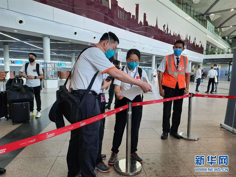 （國際疫情&middot;圖文互動）（1）&ldquo;工作忙碌又細致，經驗豐富又專業(yè)&rdquo;&mdash;&mdash;一名柬埔寨青年眼中的中國援柬抗疫醫(yī)療專家組