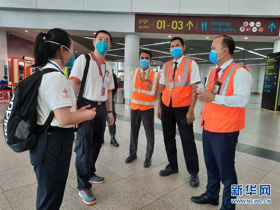 （國際疫情&middot;圖文互動）（4）&ldquo;工作忙碌又細致，經驗豐富又專業(yè)&rdquo;&mdash;&mdash;一名柬埔寨青年眼中的中國援柬抗疫醫(yī)療專家組
