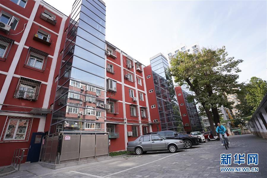 （新華全媒頭條&middot;圖文互動）（1）88級臺階，終于不再是座&ldquo;山&rdquo;？&mdash;&mdash;北京老舊小區(qū)加裝電梯現(xiàn)狀調(diào)查