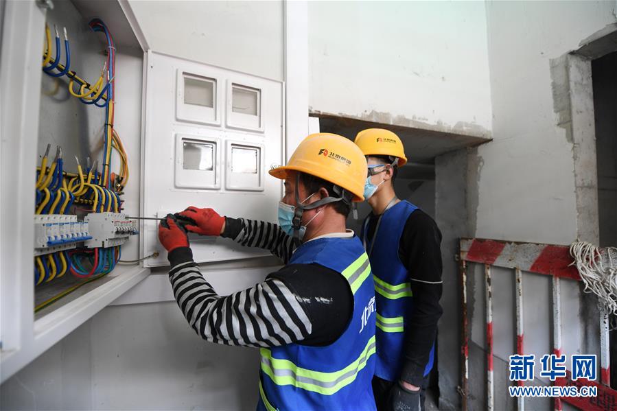 （新華全媒頭條&middot;圖文互動）（5）88級臺階，終于不再是座&ldquo;山&rdquo;？&mdash;&mdash;北京老舊小區(qū)加裝電梯現(xiàn)狀調(diào)查