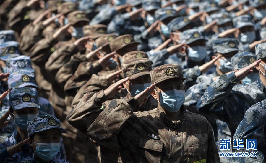 (圖文互動)(1)經(jīng)中央軍委主席習近平批準 軍隊支援湖北醫(yī)療隊圓滿完成任務(wù)回撤