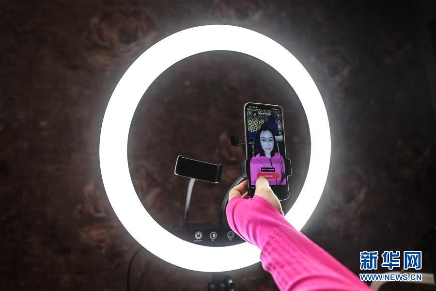 （在習(xí)近平新時(shí)代中國(guó)特色社會(huì)主義思想指引下&mdash;&mdash;新時(shí)代新作為新篇章&middot;習(xí)近平總書記關(guān)切事&middot;圖文互動(dòng)）（3）打開(kāi)生活的正確方式：更衛(wèi)生、更健康！