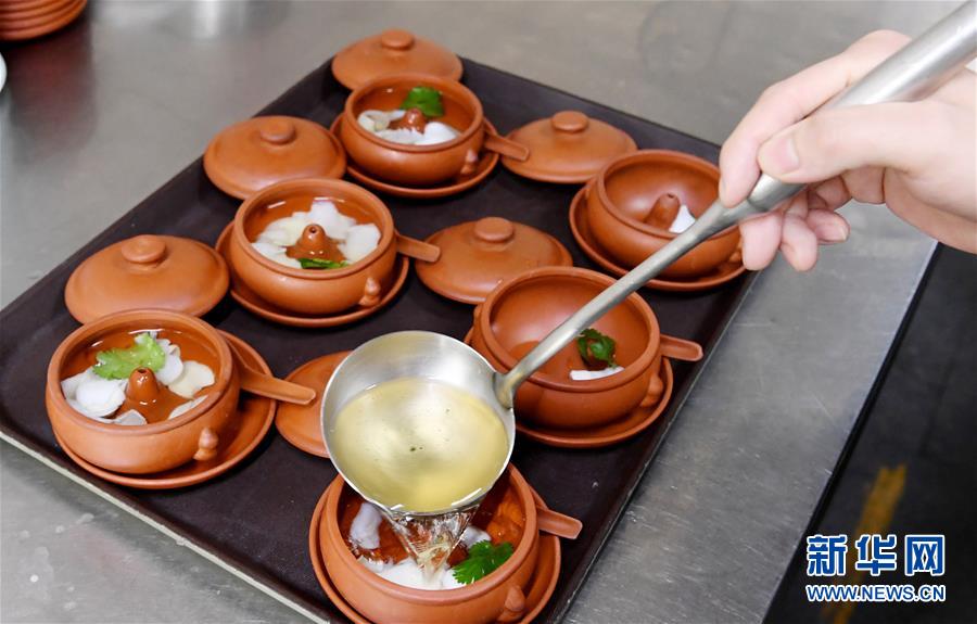 （聚焦復(fù)工復(fù)產(chǎn)&middot;圖文互動）（3）&ldquo;分得安心，吃得放心&rdquo;&mdash;&mdash;豫菜老字號的復(fù)工見聞