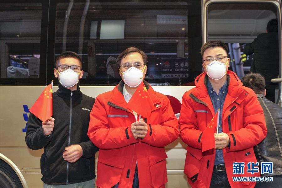 （聚焦疫情防控&middot;圖文互動(dòng)）（8）分秒必爭(zhēng)！一切為了治病救人&mdash;&mdash;中國(guó)抗疫生命至上的生動(dòng)實(shí)踐