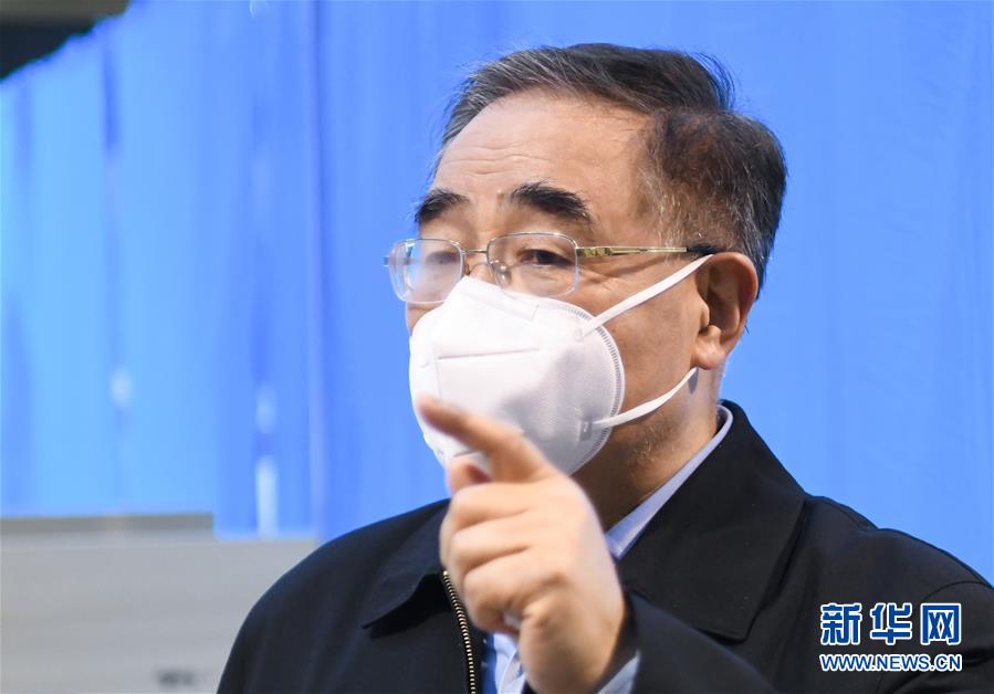 （聚焦疫情防控&middot;圖文互動(dòng)）（7）分秒必爭(zhēng)！一切為了治病救人&mdash;&mdash;中國(guó)抗疫生命至上的生動(dòng)實(shí)踐