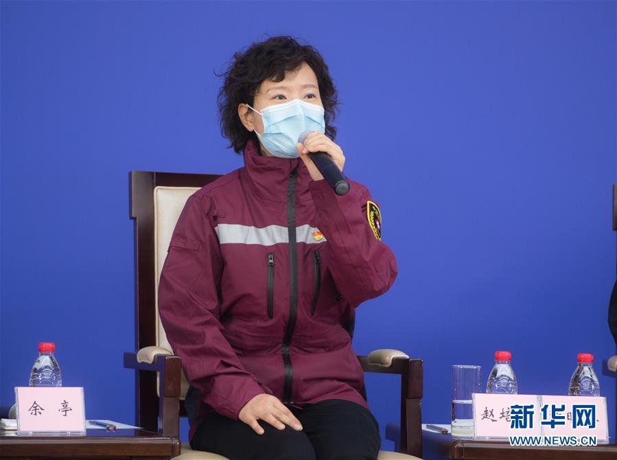 （聚焦疫情防控&middot;圖文互動(dòng)）（5）分秒必爭(zhēng)！一切為了治病救人&mdash;&mdash;中國(guó)抗疫生命至上的生動(dòng)實(shí)踐