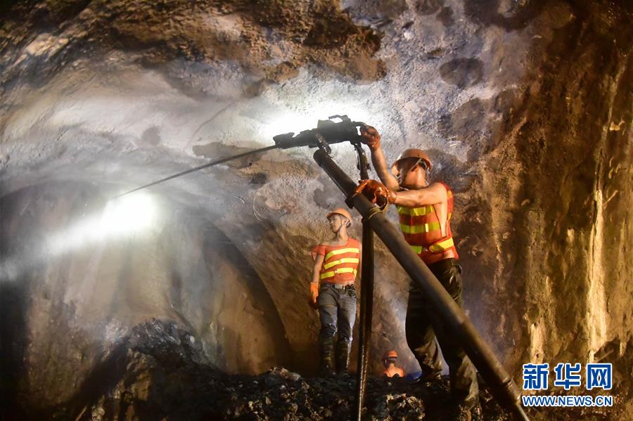 （圖文互動(dòng)）（3）&ldquo;最難掘進(jìn)隧道&rdquo;大柱山隧道貫通