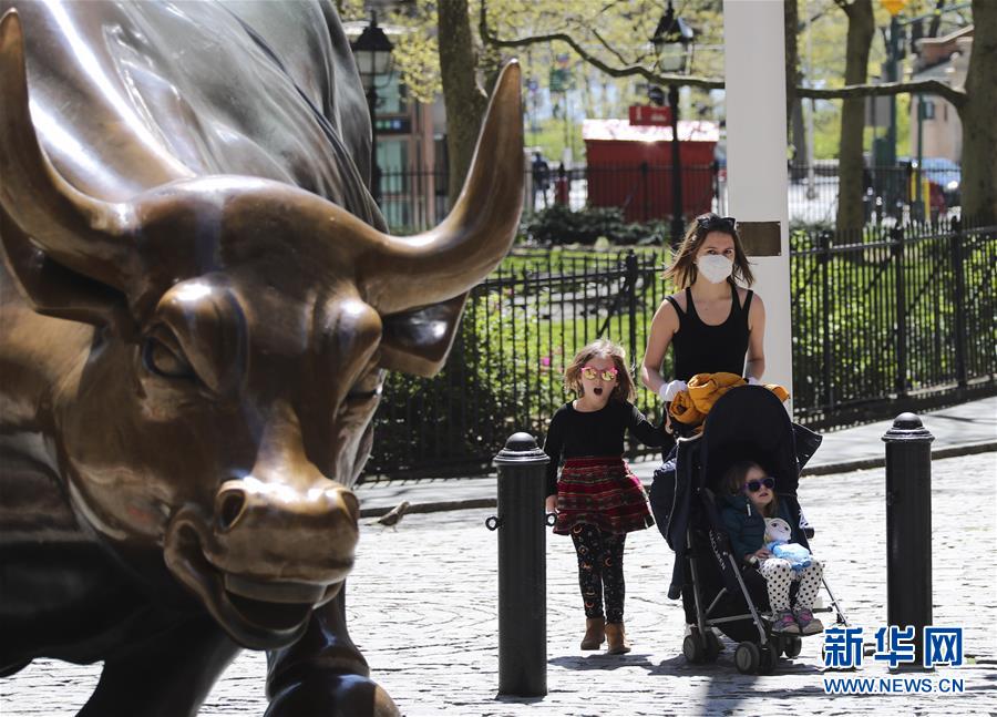 (國(guó)際·圖文互動(dòng))(6)疫情重創(chuàng)美國(guó)經(jīng)濟(jì)