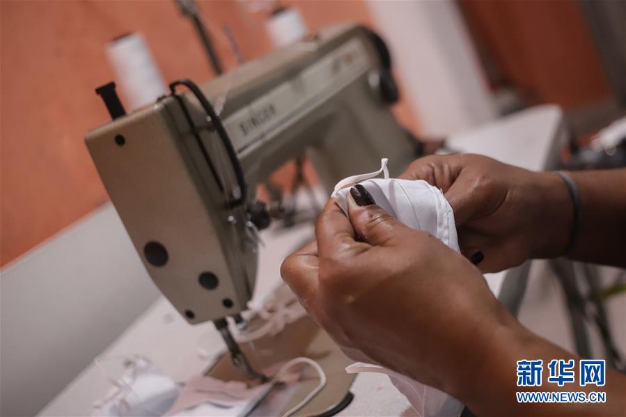 （海外抗疫故事&middot;圖文互動(dòng)）（2）通訊：自制口罩回饋社會&mdash;&mdash;巴西桑巴舞校&ldquo;巧手抗疫&rdquo;