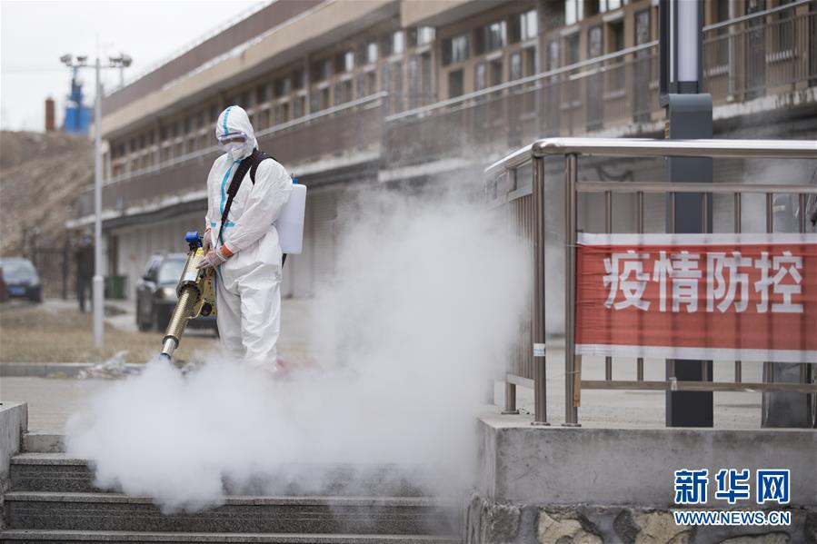 (新華全媒頭條·圖文互動)(5)戰(zhàn)斗在防疫最前沿——來自“五一”國際勞動節(jié)的致敬