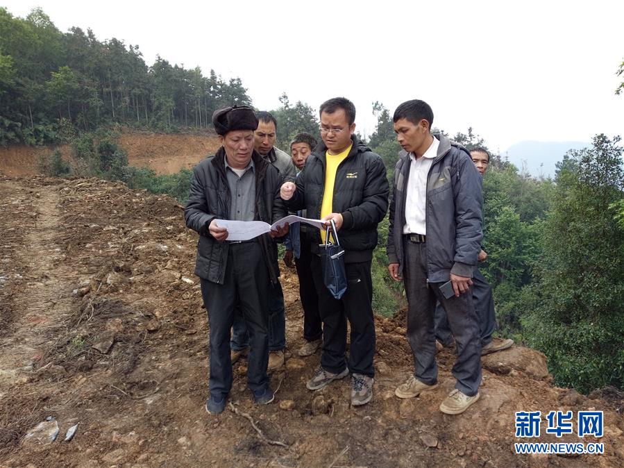 （決戰(zhàn)決勝脫貧攻堅&middot;圖文互動）（2）&ldquo;80后&rdquo;北大畢業(yè)生蘇勇力：第一書記的6年&ldquo;扶貧路&rdquo;