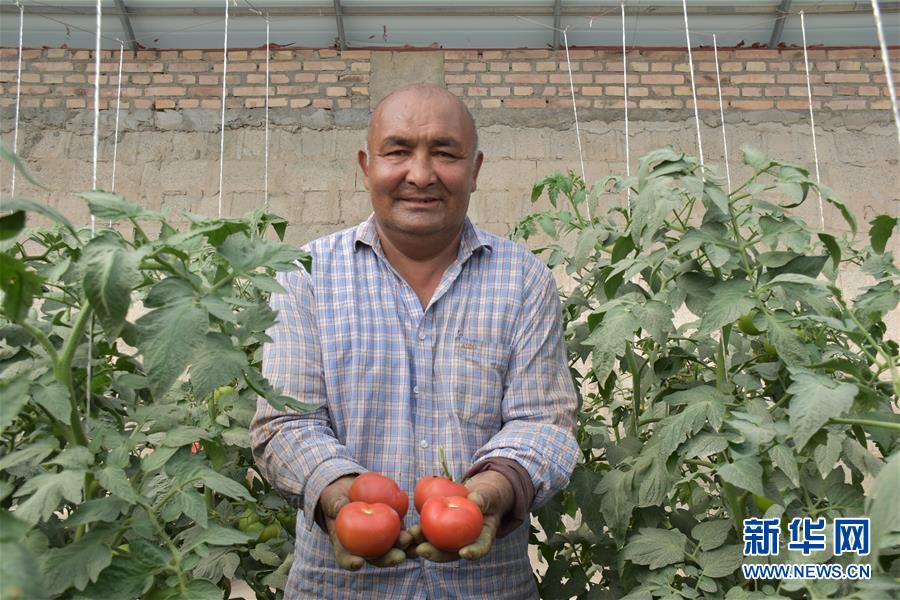 （決戰(zhàn)決勝脫貧攻堅(jiān)&middot;圖文互動(dòng)）（2）從高原牧區(qū)走入現(xiàn)代社區(qū)&mdash;&mdash;探訪帕米爾高原搬遷牧民的新生活