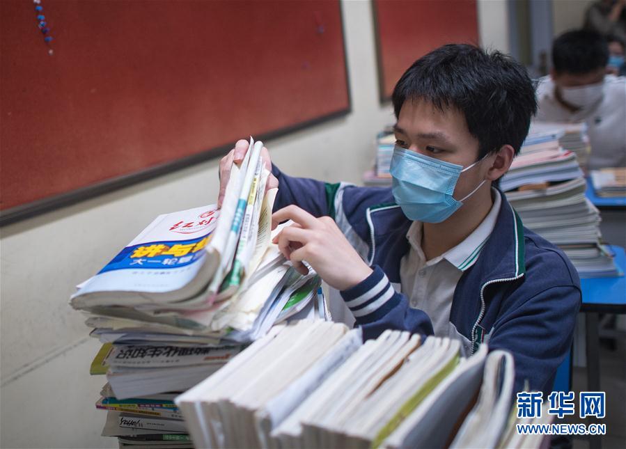 (聚焦疫情防控)(6)直擊武漢高三年級復學現場