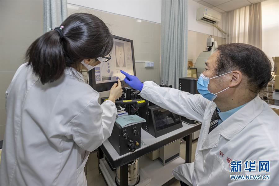 （代表委員履職&middot;圖文互動(dòng)）（2）&ldquo;履職與行醫(yī)，都要精益求精&rdquo;&mdash;&mdash;全國(guó)政協(xié)委員吳煥淦履職記