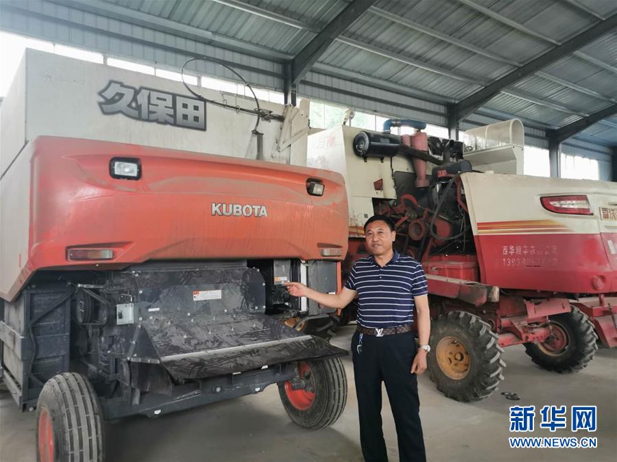 （在習(xí)近平新時代中國特色社會主義思想指引下&mdash;&mdash;新時代新作為新篇章&middot;習(xí)近平總書記關(guān)切事&middot;圖文互動）（2）新農(nóng)事、新希望&mdash;&mdash;夏收前田間新動態(tài)掃描