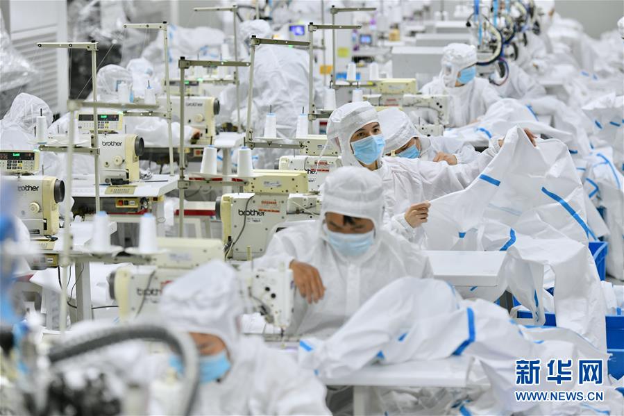 （新華全媒頭條&middot;圖文互動）（10）風雨無阻向前進&mdash;&mdash;寫在全國疫情防控阻擊戰(zhàn)取得重大戰(zhàn)略成果之際