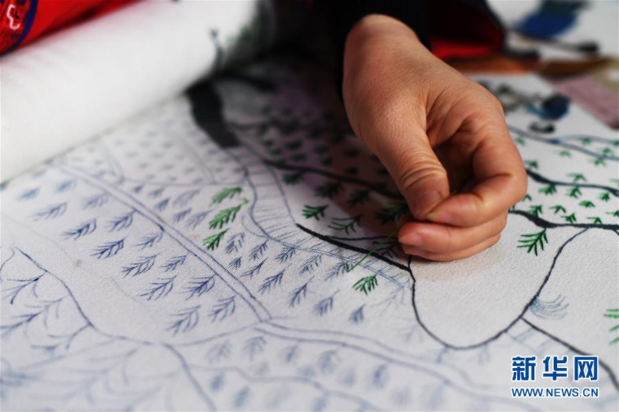 （兩會人物&middot;圖文互動）（2）帶娃、賺錢兩不誤&mdash;&mdash;一位農(nóng)民工代表眼中的脫貧新工作