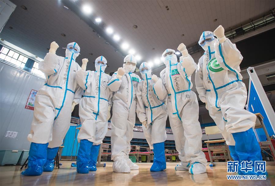 （新華全媒頭條&middot;圖文互動）（1）從人民中汲取磅礴力量&mdash;&mdash;習近平總書記同出席2020年全國兩會人大代表、政協(xié)委員共商國是紀實