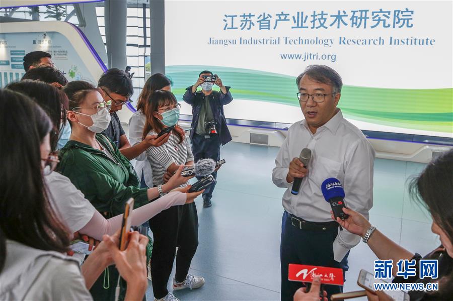 (行進(jìn)長三角·圖文互動)(8)創(chuàng)新轉(zhuǎn)型找燃點(diǎn) 研究院來了項(xiàng)目經(jīng)理
