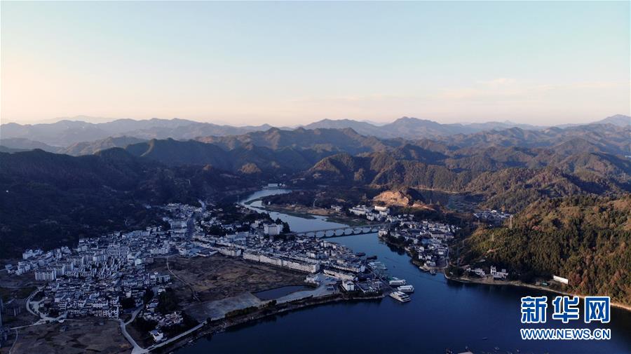 (新華全媒頭條·圖文互動(dòng))(5)從“藍(lán)圖規(guī)劃”到美麗“現(xiàn)實(shí)畫卷”——長三角一體化高質(zhì)量發(fā)展一年間