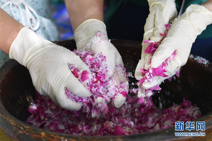 （決戰(zhàn)決勝脫貧攻堅(jiān)&middot;聚焦三區(qū)三州&middot;圖文互動(dòng)）（4）號(hào)角聲里看于田&mdash;&mdash;來自庫(kù)爾班大叔故鄉(xiāng)的脫貧報(bào)告