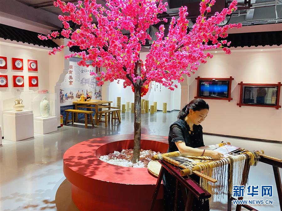 （圖文互動(dòng)）（2）&ldquo;泥書(shū)&rdquo;老&ldquo;絕活&rdquo; &ldquo;非遺&rdquo;新&ldquo;芳華&rdquo;