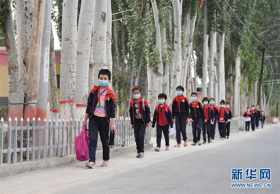 (決戰(zhàn)決勝脫貧攻堅(jiān)·聚焦三區(qū)三州·圖文互動(dòng))(2)鄉(xiāng)村“熱點(diǎn)”在轉(zhuǎn)移