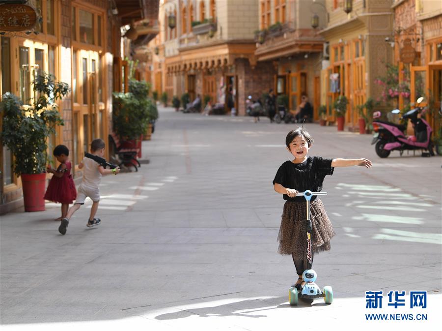 （決戰(zhàn)決勝脫貧攻堅&middot;聚焦&ldquo;三區(qū)三州&rdquo;&middot;圖文互動）（3）&ldquo;古老&rdquo;和田展現(xiàn)新時尚