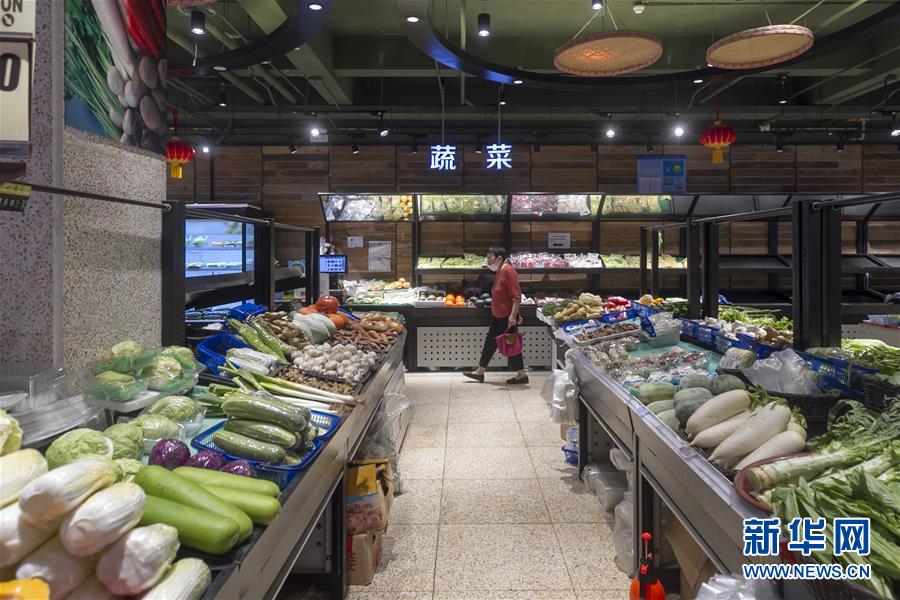 （圖文互動(dòng)）（1）告別臟亂，留住溫情&mdash;&mdash;上海鬧市小菜場(chǎng)見聞