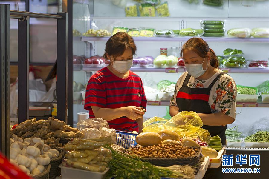 （圖文互動(dòng)）（3）告別臟亂，留住溫情&mdash;&mdash;上海鬧市小菜場(chǎng)見聞