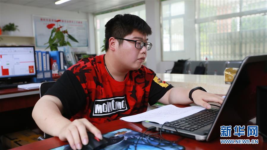  （新華全媒頭條&middot;圖文互動）（3）青春，在希望的田野上&mdash;&mdash;大別山區(qū)尋訪&ldquo;城歸&rdquo;大學畢業(yè)生