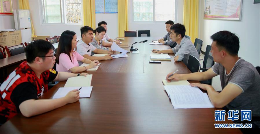  （新華全媒頭條&middot;圖文互動）（4）青春，在希望的田野上&mdash;&mdash;大別山區(qū)尋訪&ldquo;城歸&rdquo;大學畢業(yè)生