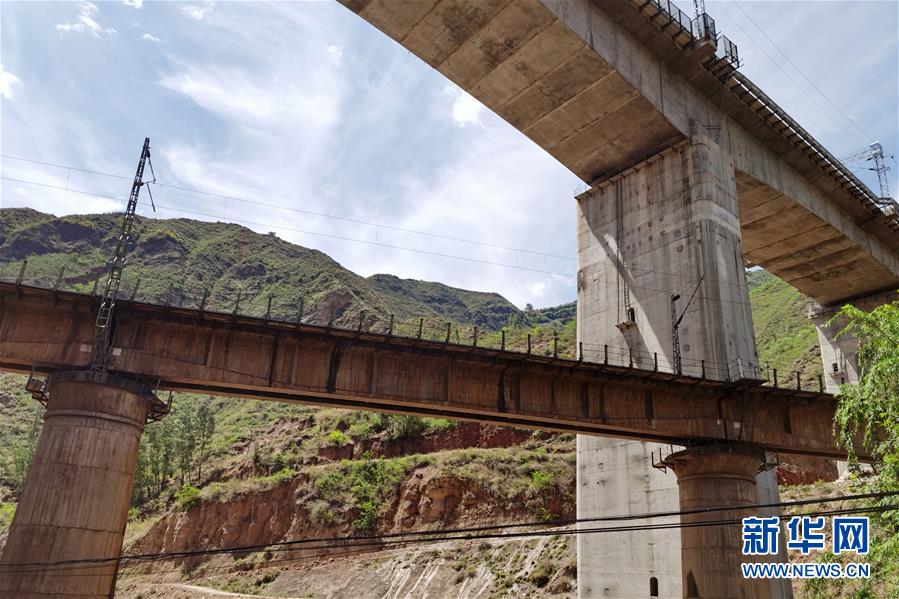 （新華全媒頭條&middot;圖文互動）（15）自強的力量&mdash;&mdash;成昆鐵路通車50年記