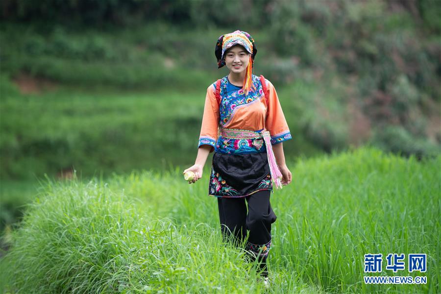 （新華全媒頭條&middot;走向我們的小康生活&middot;圖文互動）（4）那山，那人，那苗寨&mdash;&mdash;十八洞村三代人的奮斗史