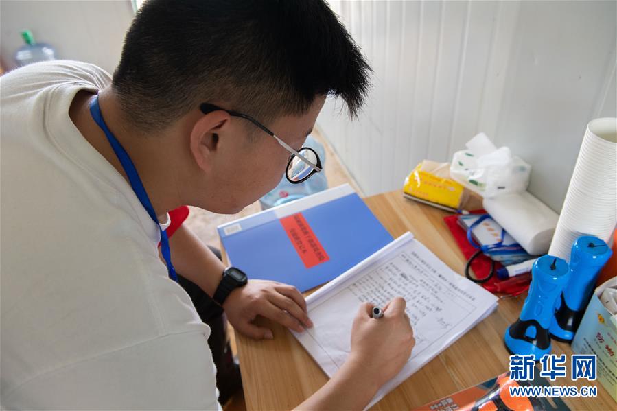 （防汛抗洪&middot;圖文互動(dòng)）（4）在大堤上成長(zhǎng)，為人民守護(hù)&mdash;&mdash;洪水中的青年&ldquo;生力軍&rdquo;