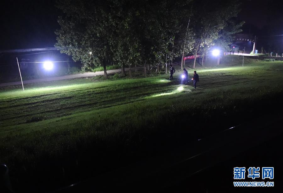 （防汛抗洪&middot;圖文互動(dòng)）（1）基層守白班 市直機(jī)關(guān)守夜班&mdash;&mdash;蕪湖守堤見聞