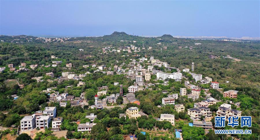 (新華全媒頭條·走向我們的小康生活·圖文互動(dòng))(1)留住鄉(xiāng)愁留住美——千村競(jìng)秀綴瓊州