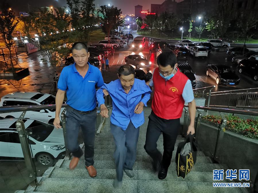 （防汛抗洪&middot;圖文互動(dòng)）（3）洪水來襲，銅鑼聲在千年古鎮(zhèn)的雨夜響起