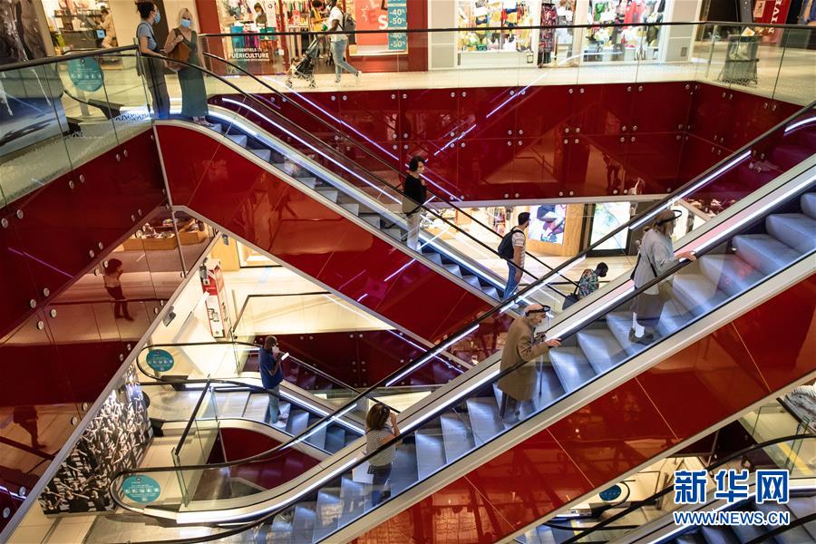 (國際疫情)(6)法國開始執(zhí)行封閉公共場所強(qiáng)制戴口罩法令